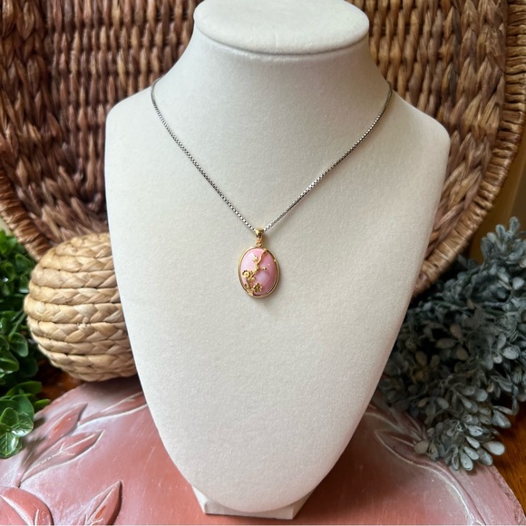 925 Sterling Silver Gold Plated Pink Conch Shell Pendant - Picture 4 of 10